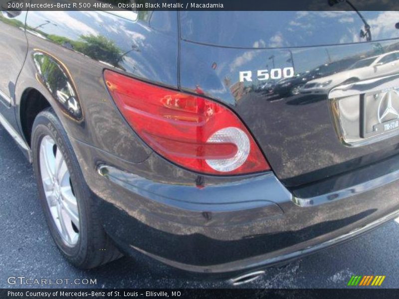 Obsidian Black Metallic / Macadamia 2006 Mercedes-Benz R 500 4Matic