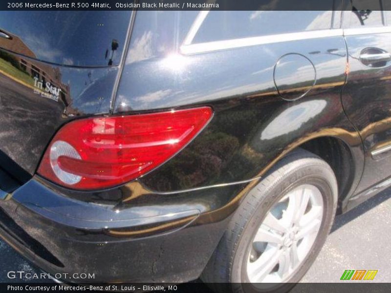 Obsidian Black Metallic / Macadamia 2006 Mercedes-Benz R 500 4Matic