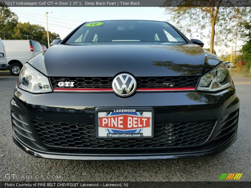 Deep Black Pearl / Titan Black 2017 Volkswagen Golf GTI 4-Door 2.0T S