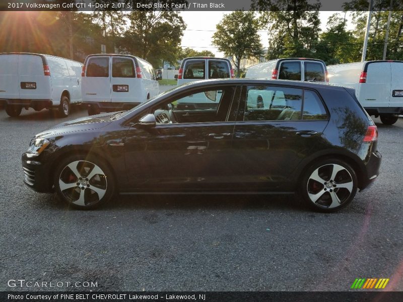 Deep Black Pearl / Titan Black 2017 Volkswagen Golf GTI 4-Door 2.0T S