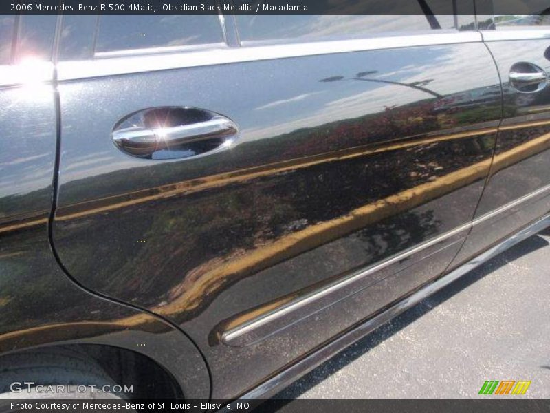 Obsidian Black Metallic / Macadamia 2006 Mercedes-Benz R 500 4Matic
