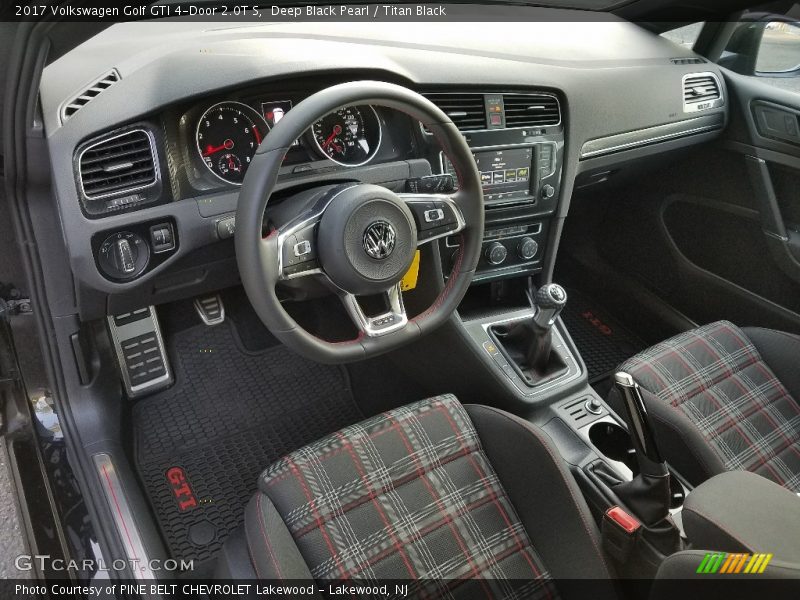 Deep Black Pearl / Titan Black 2017 Volkswagen Golf GTI 4-Door 2.0T S
