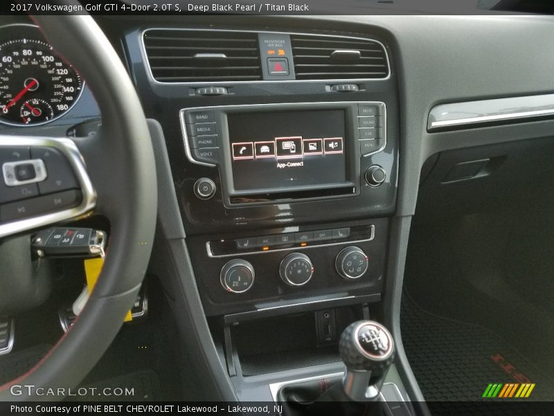 Deep Black Pearl / Titan Black 2017 Volkswagen Golf GTI 4-Door 2.0T S
