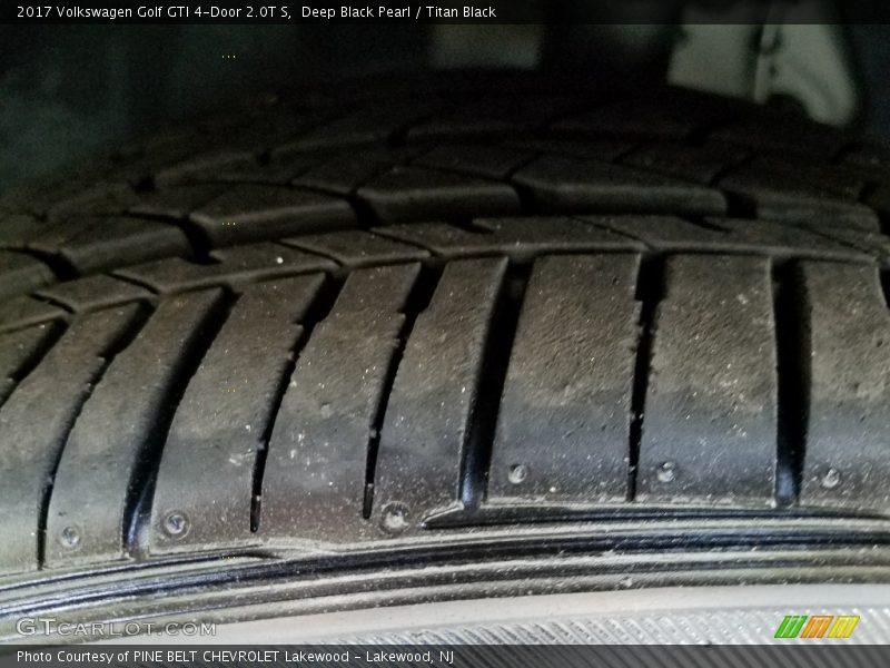 Deep Black Pearl / Titan Black 2017 Volkswagen Golf GTI 4-Door 2.0T S