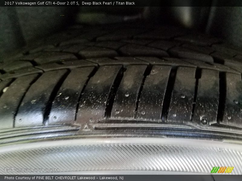 Deep Black Pearl / Titan Black 2017 Volkswagen Golf GTI 4-Door 2.0T S