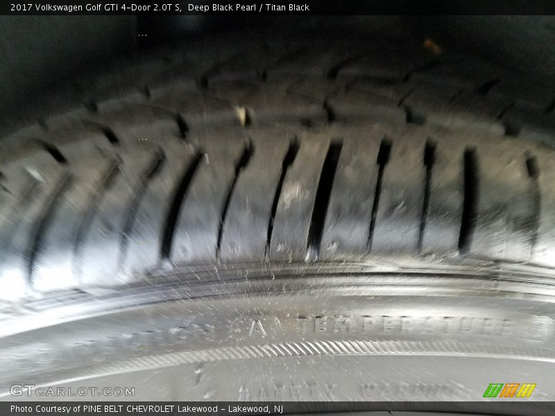 Deep Black Pearl / Titan Black 2017 Volkswagen Golf GTI 4-Door 2.0T S