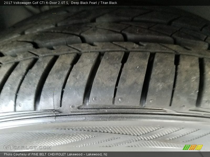Deep Black Pearl / Titan Black 2017 Volkswagen Golf GTI 4-Door 2.0T S