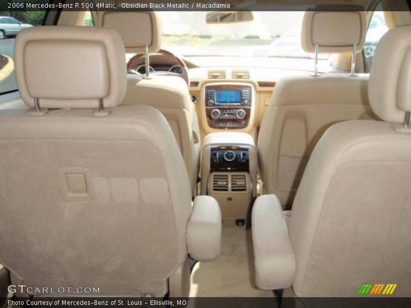 Obsidian Black Metallic / Macadamia 2006 Mercedes-Benz R 500 4Matic