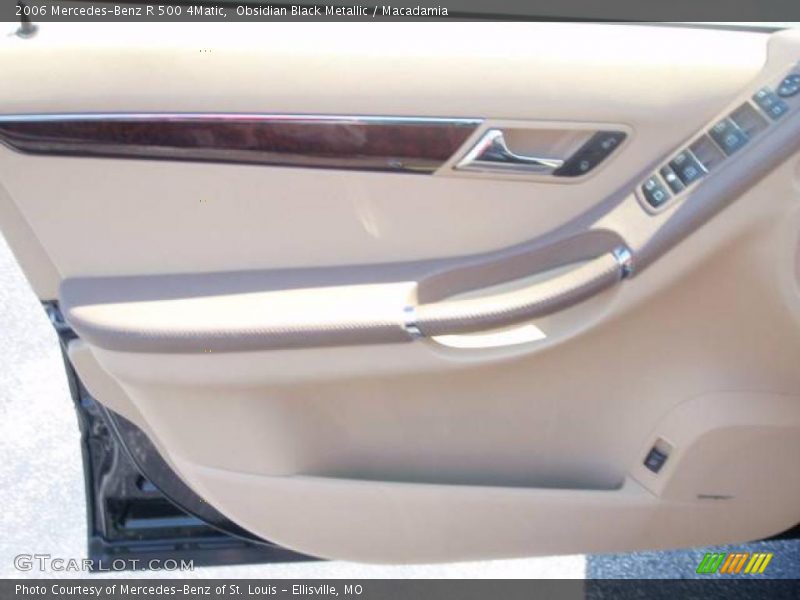 Obsidian Black Metallic / Macadamia 2006 Mercedes-Benz R 500 4Matic