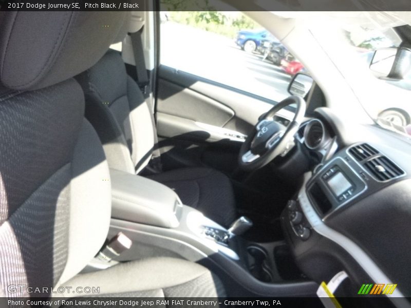 Pitch Black / Black 2017 Dodge Journey SE