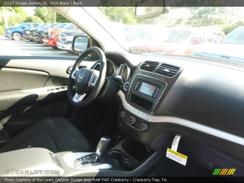 Pitch Black / Black 2017 Dodge Journey SE