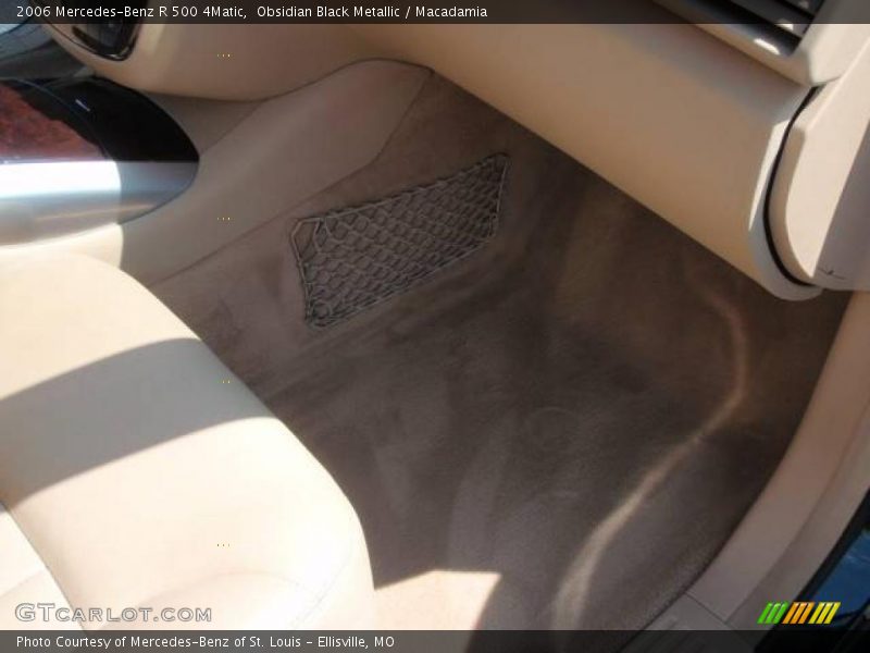 Obsidian Black Metallic / Macadamia 2006 Mercedes-Benz R 500 4Matic