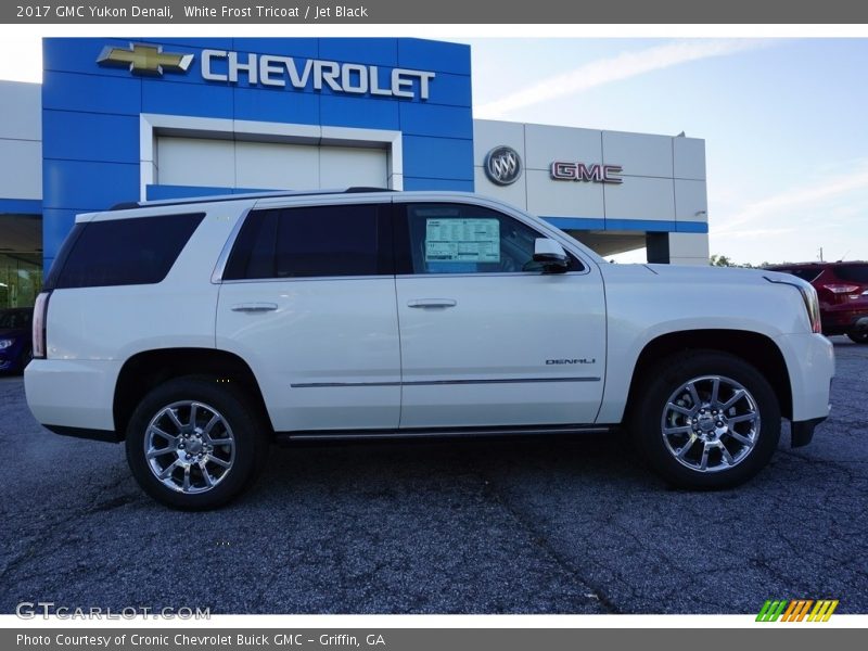 White Frost Tricoat / Jet Black 2017 GMC Yukon Denali