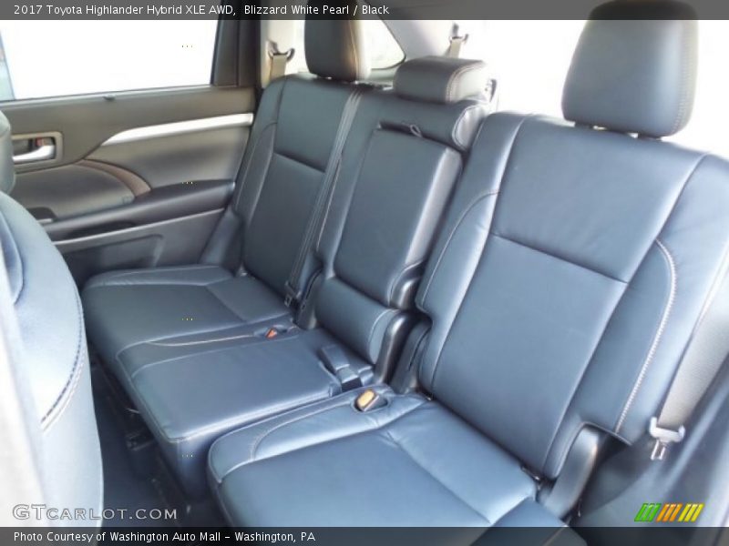 Blizzard White Pearl / Black 2017 Toyota Highlander Hybrid XLE AWD
