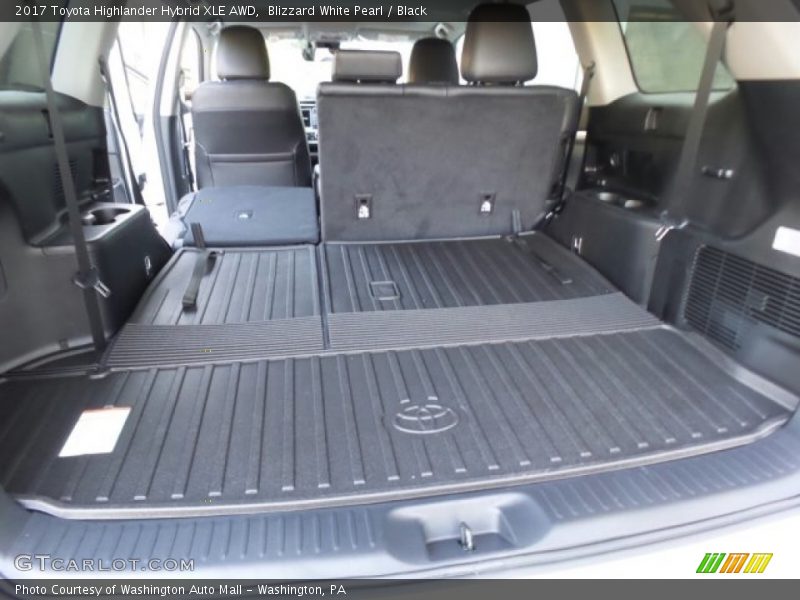 Blizzard White Pearl / Black 2017 Toyota Highlander Hybrid XLE AWD