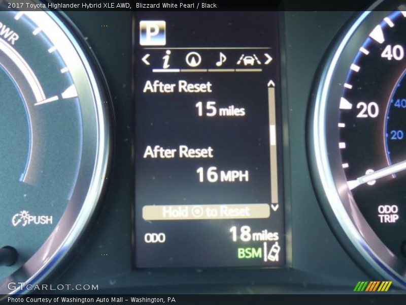 Blizzard White Pearl / Black 2017 Toyota Highlander Hybrid XLE AWD