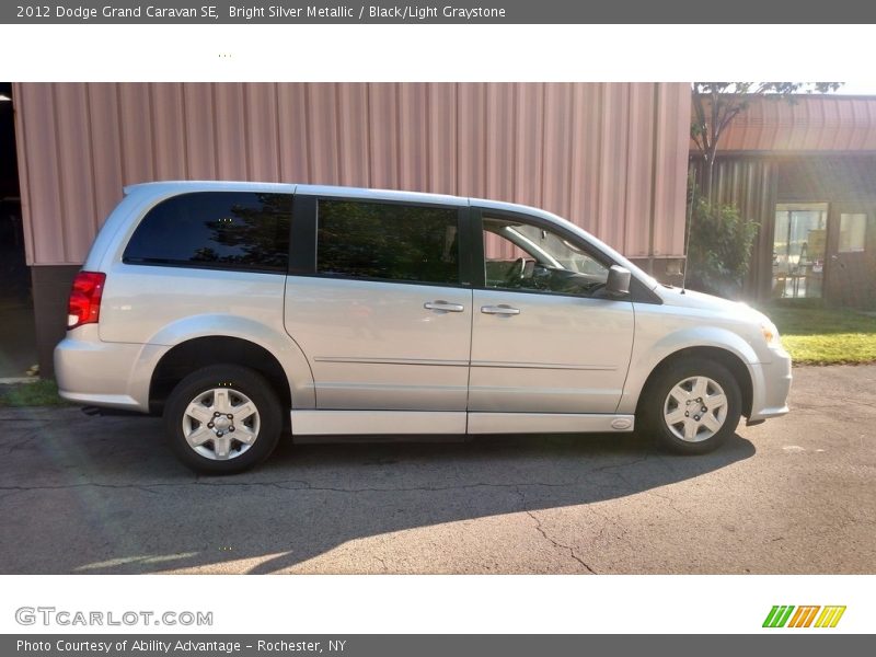 Bright Silver Metallic / Black/Light Graystone 2012 Dodge Grand Caravan SE