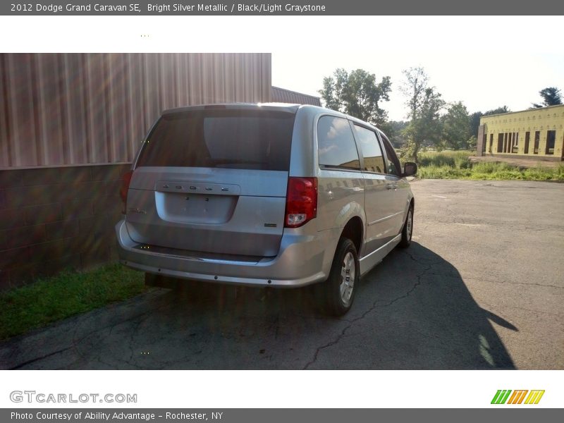 Bright Silver Metallic / Black/Light Graystone 2012 Dodge Grand Caravan SE
