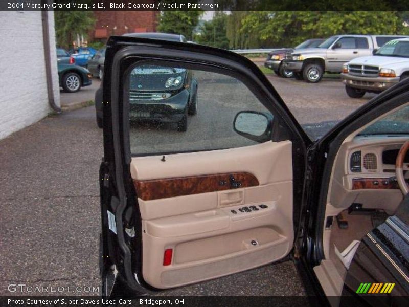 Black Clearcoat / Medium Parchment 2004 Mercury Grand Marquis LS