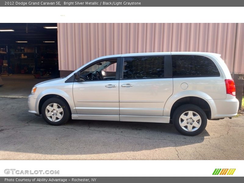 Bright Silver Metallic / Black/Light Graystone 2012 Dodge Grand Caravan SE