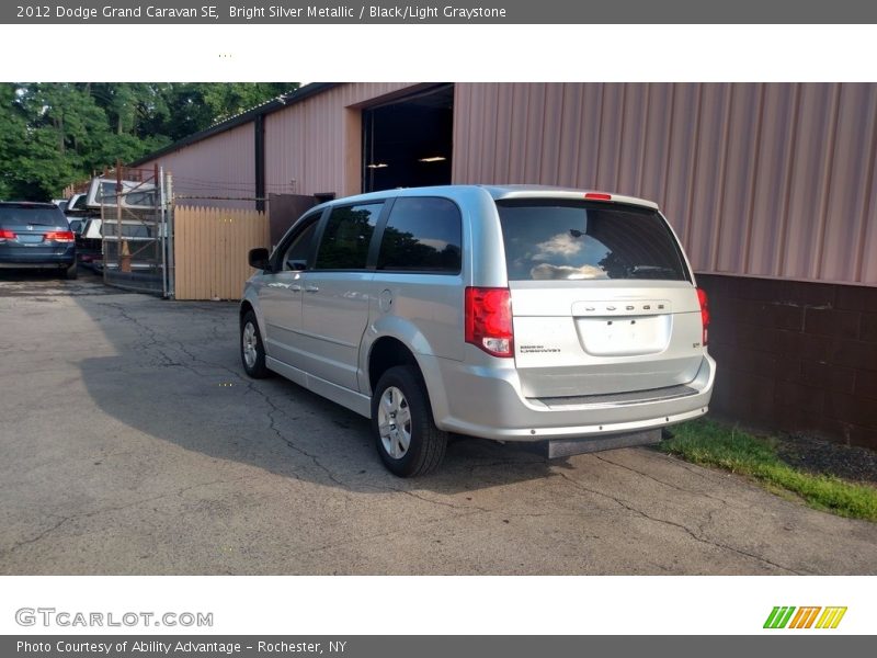 Bright Silver Metallic / Black/Light Graystone 2012 Dodge Grand Caravan SE