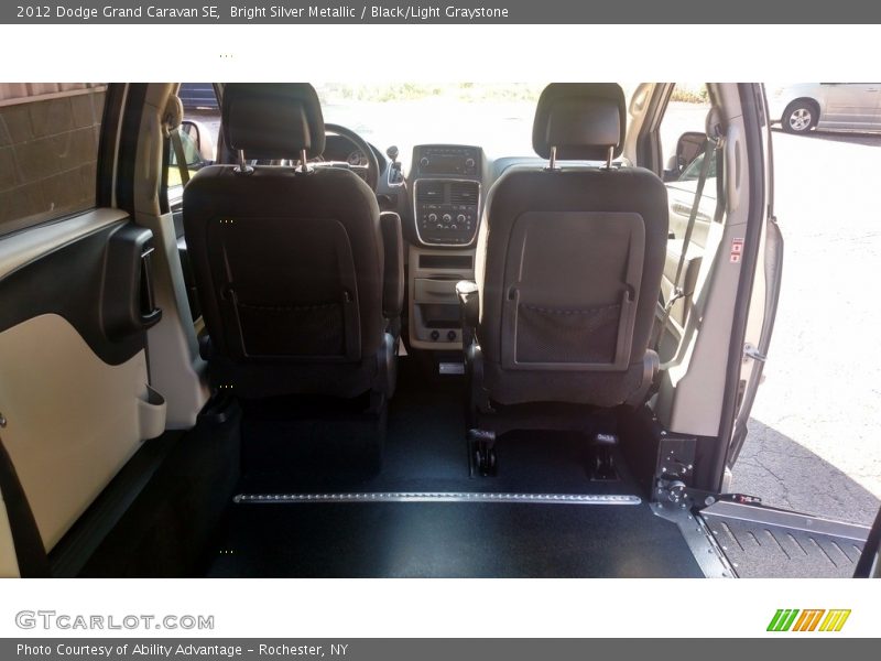 Bright Silver Metallic / Black/Light Graystone 2012 Dodge Grand Caravan SE