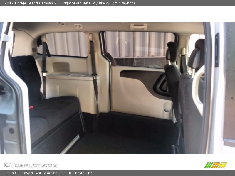 Bright Silver Metallic / Black/Light Graystone 2012 Dodge Grand Caravan SE