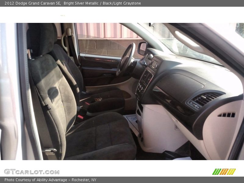 Bright Silver Metallic / Black/Light Graystone 2012 Dodge Grand Caravan SE