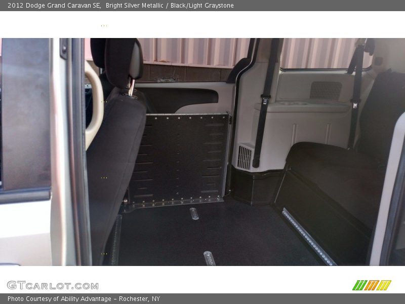 Bright Silver Metallic / Black/Light Graystone 2012 Dodge Grand Caravan SE