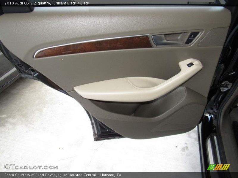 Brilliant Black / Black 2010 Audi Q5 3.2 quattro
