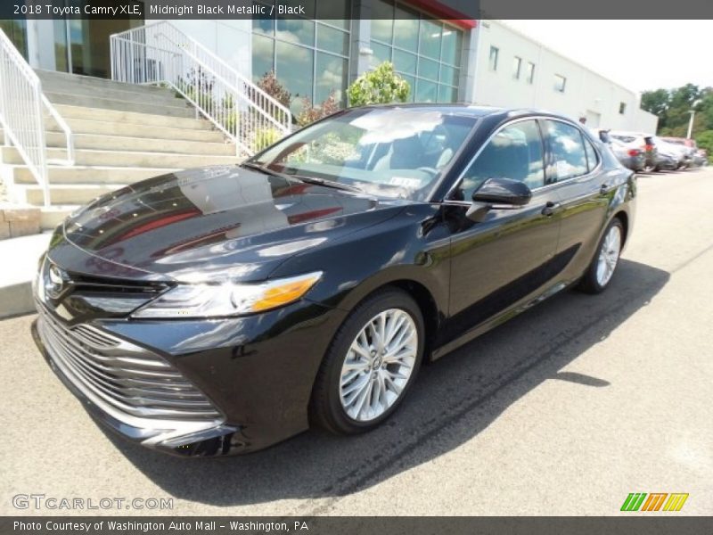 Front 3/4 View of 2018 Camry XLE