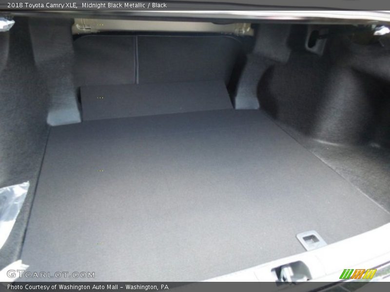 Midnight Black Metallic / Black 2018 Toyota Camry XLE