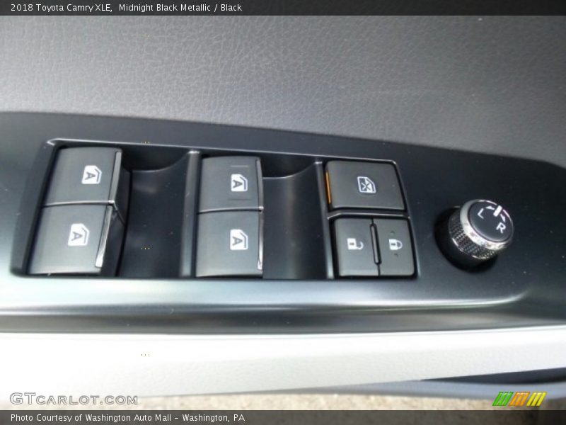 Midnight Black Metallic / Black 2018 Toyota Camry XLE