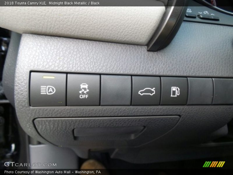 Midnight Black Metallic / Black 2018 Toyota Camry XLE
