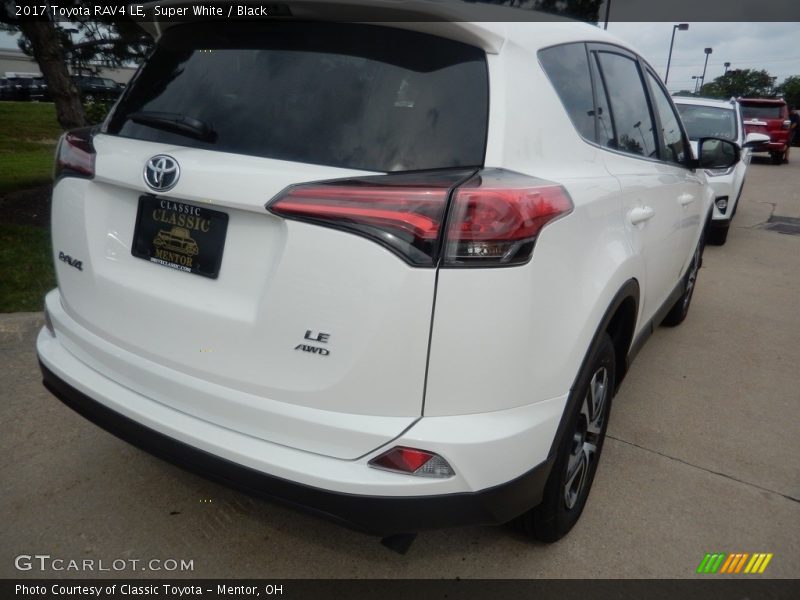 Super White / Black 2017 Toyota RAV4 LE