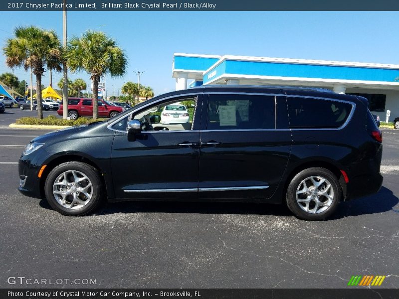 Brilliant Black Crystal Pearl / Black/Alloy 2017 Chrysler Pacifica Limited