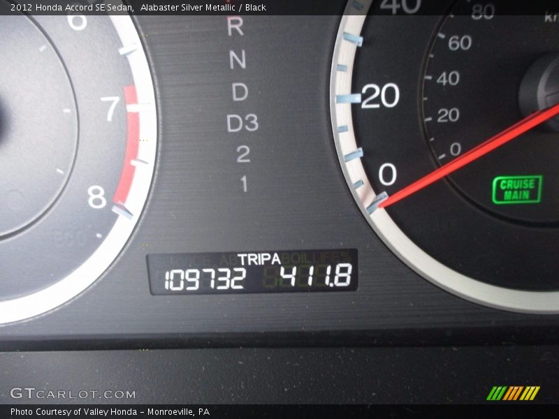 Alabaster Silver Metallic / Black 2012 Honda Accord SE Sedan