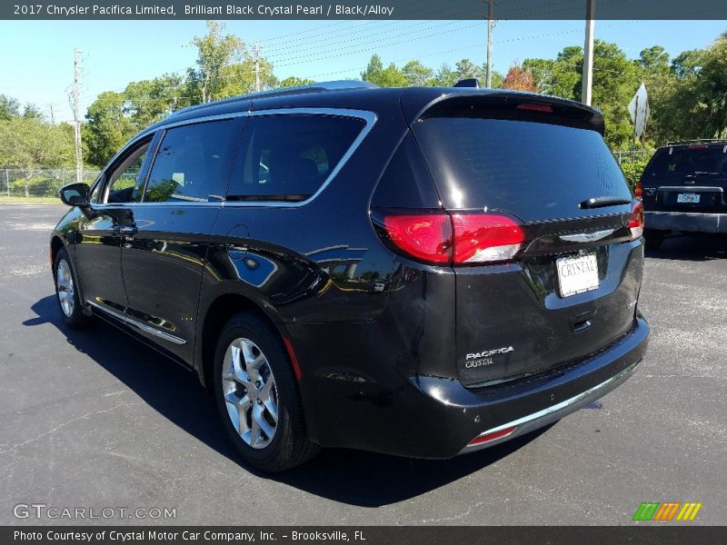Brilliant Black Crystal Pearl / Black/Alloy 2017 Chrysler Pacifica Limited