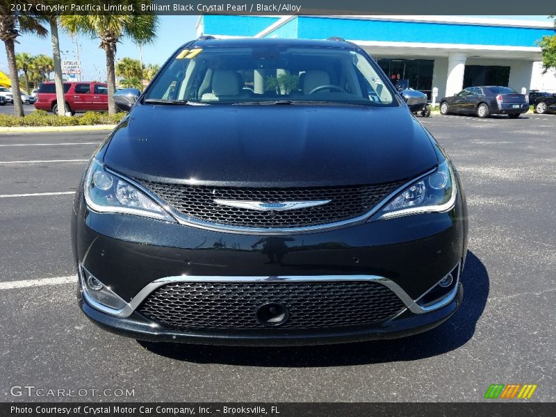 Brilliant Black Crystal Pearl / Black/Alloy 2017 Chrysler Pacifica Limited