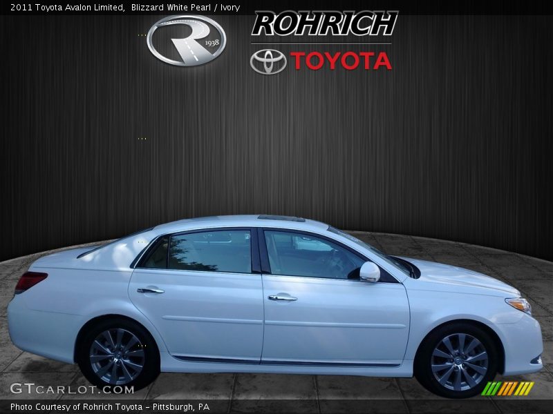 Blizzard White Pearl / Ivory 2011 Toyota Avalon Limited