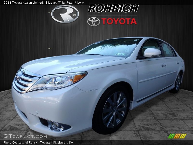 Blizzard White Pearl / Ivory 2011 Toyota Avalon Limited