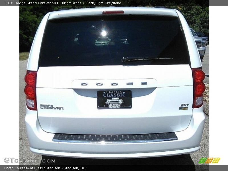 Bright White / Black/Light Graystone 2016 Dodge Grand Caravan SXT