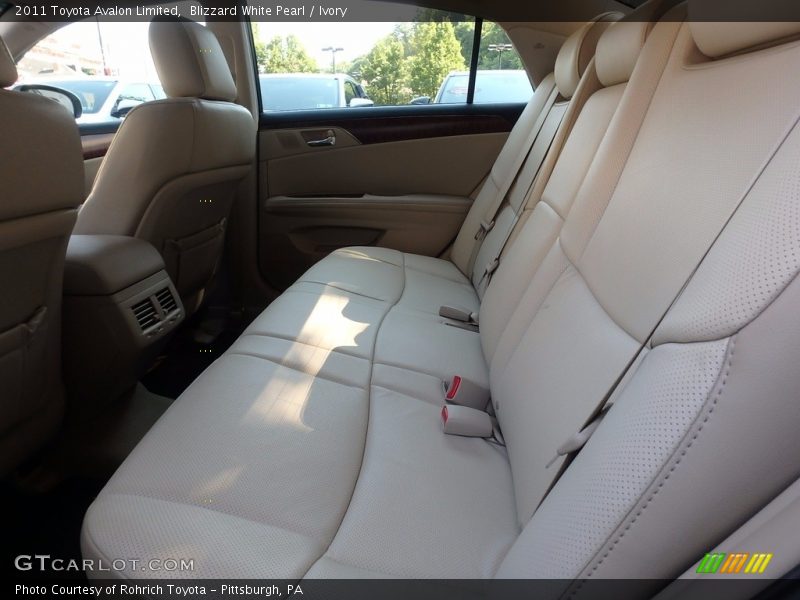 Blizzard White Pearl / Ivory 2011 Toyota Avalon Limited