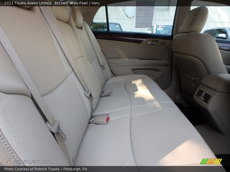 Blizzard White Pearl / Ivory 2011 Toyota Avalon Limited