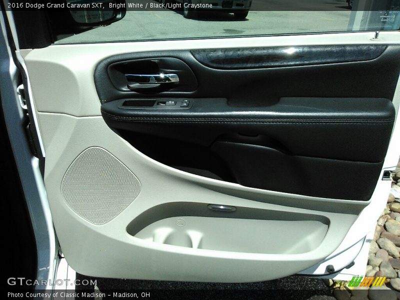 Bright White / Black/Light Graystone 2016 Dodge Grand Caravan SXT