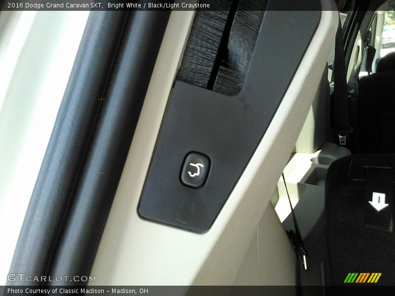 Bright White / Black/Light Graystone 2016 Dodge Grand Caravan SXT
