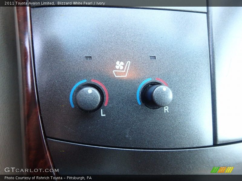 Blizzard White Pearl / Ivory 2011 Toyota Avalon Limited