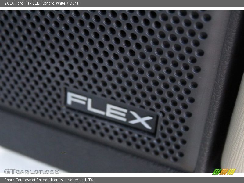 Oxford White / Dune 2016 Ford Flex SEL