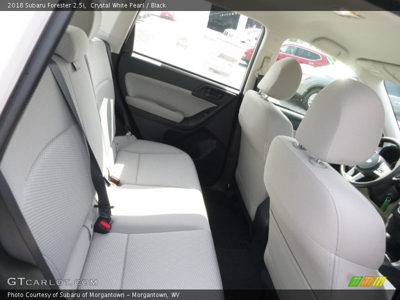 Crystal White Pearl / Black 2018 Subaru Forester 2.5i