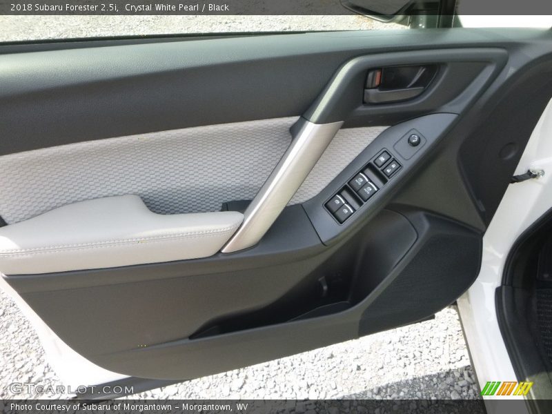 Crystal White Pearl / Black 2018 Subaru Forester 2.5i